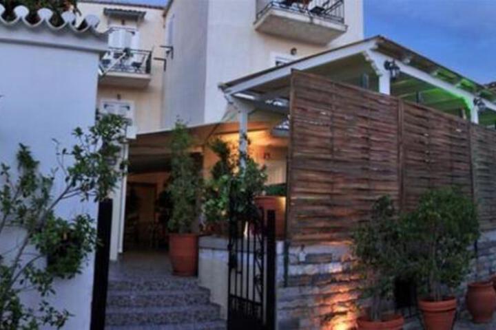 TONIA HOTEL