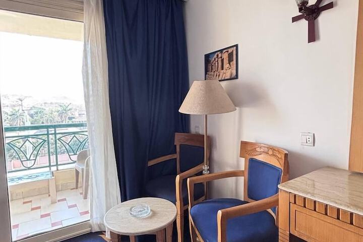 Room 53 of 117