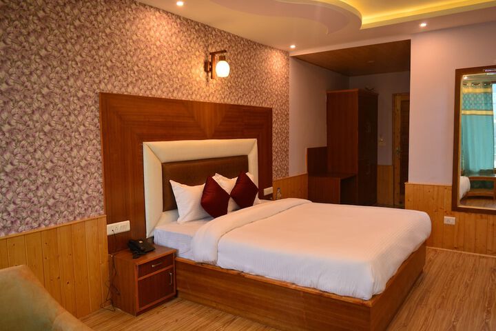 Room 9 of 20