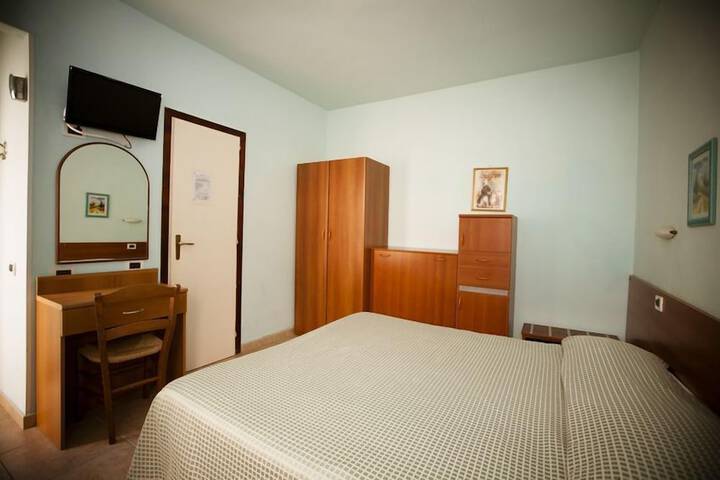 Room 15 of 119