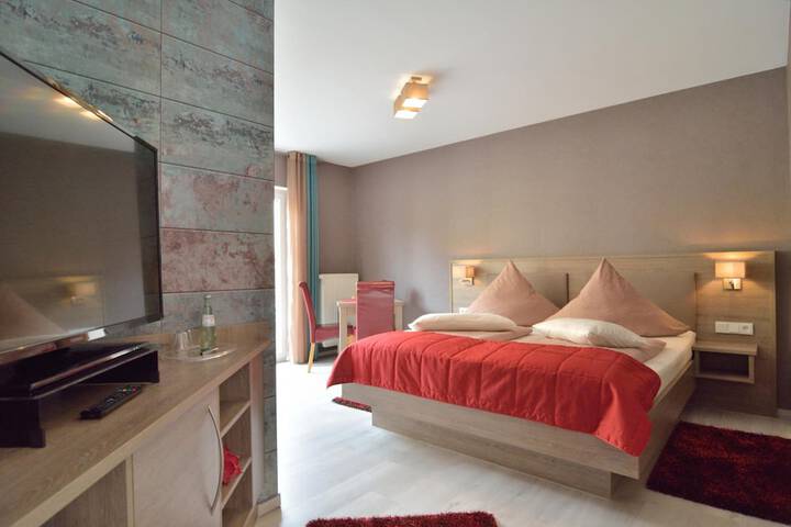 Room 10 of 68