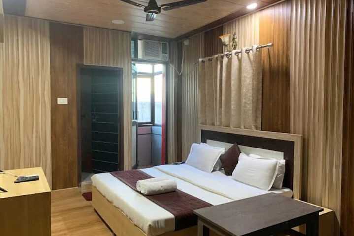 Room 53 of 92