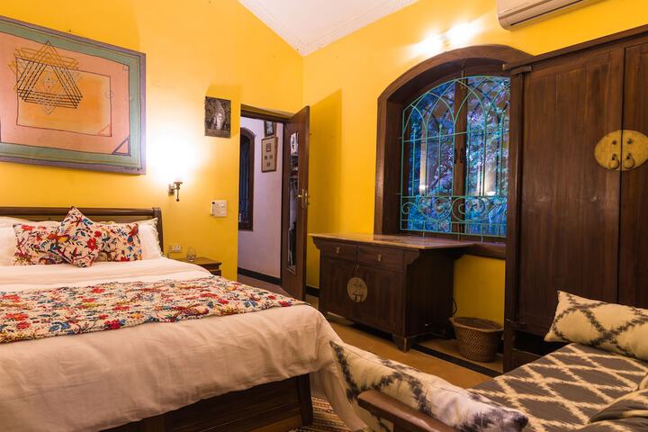 Room 9 of 20