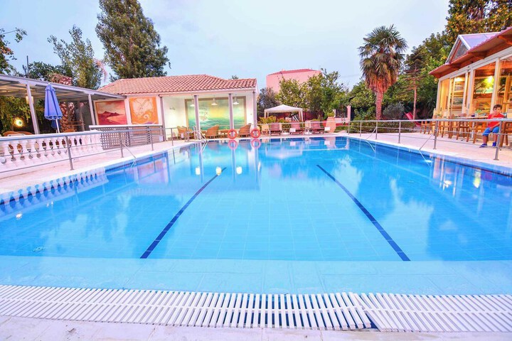 Pool 39 of 103