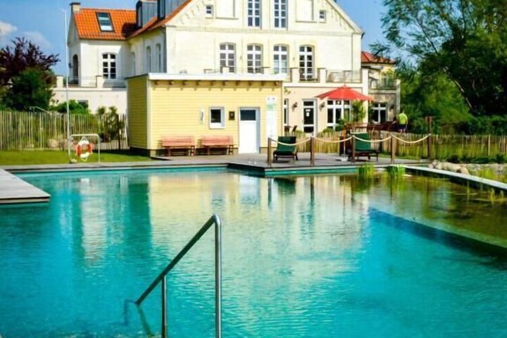 Pool 57 of 71