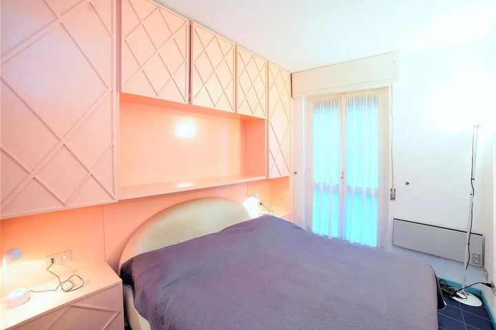 Room 2 of 5
