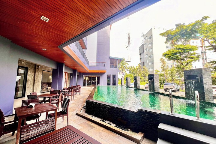 Pool 93 of 146