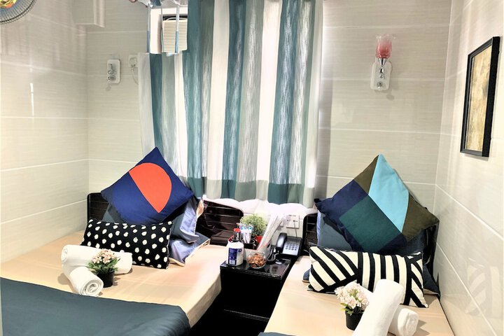 Room 15 of 37