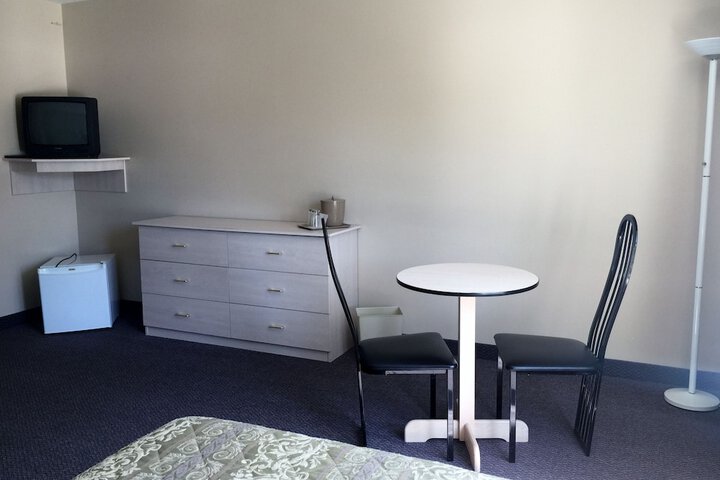 Room 13 of 32