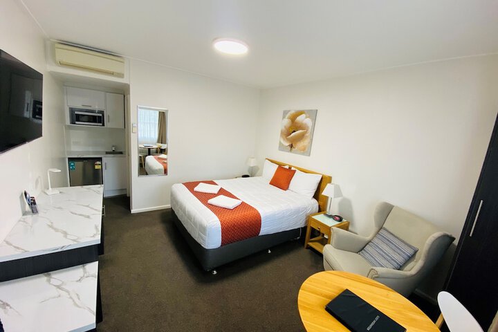 Room 15 of 36