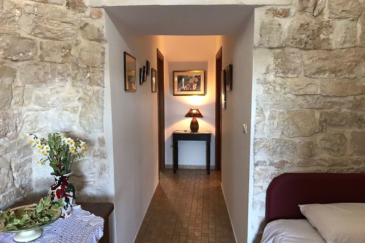 Room 10 of 52