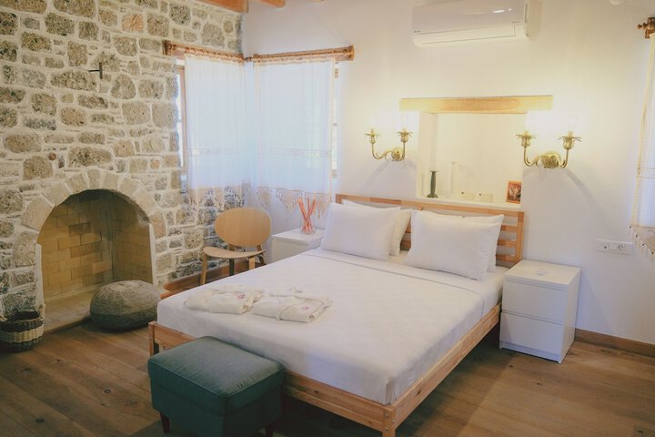Room 10 of 22