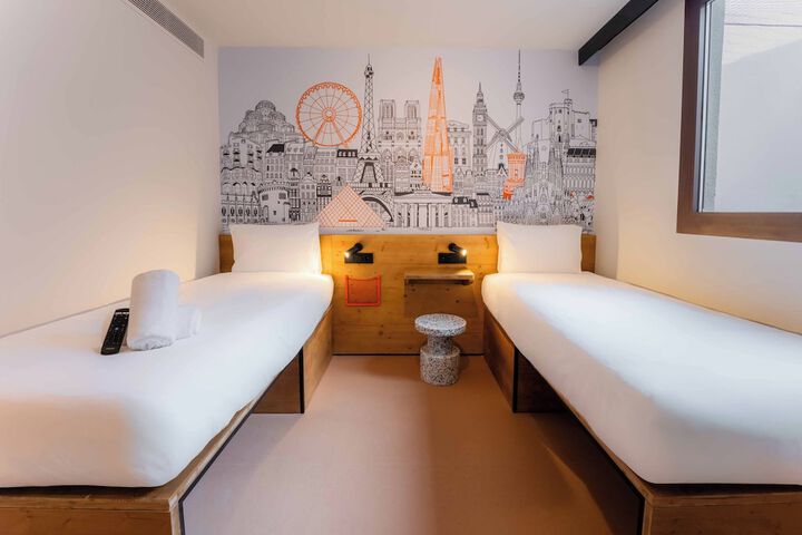 Room 34 of 89