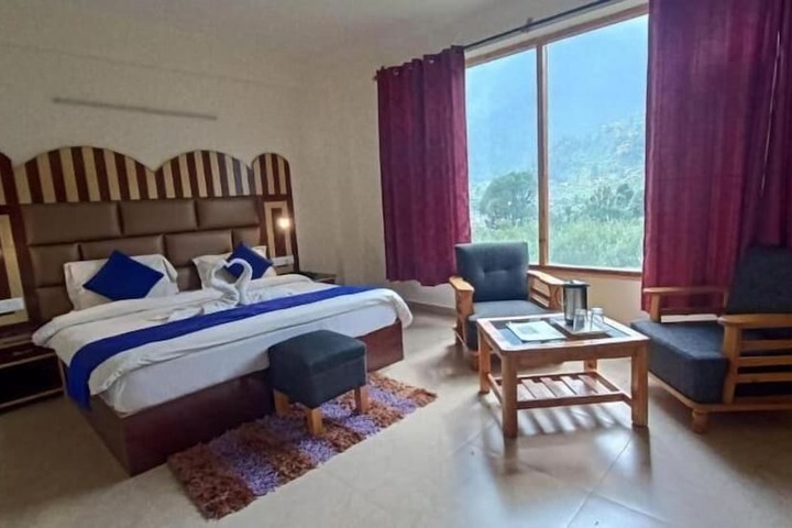 Room 4 of 15
