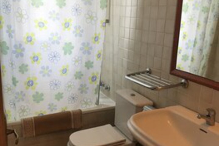 Room 3 of 49