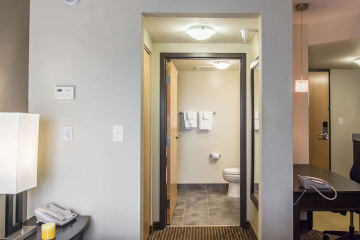 Room 10 of 31
