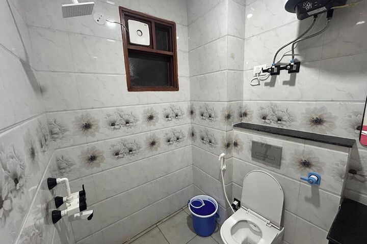 Room 2 of 26