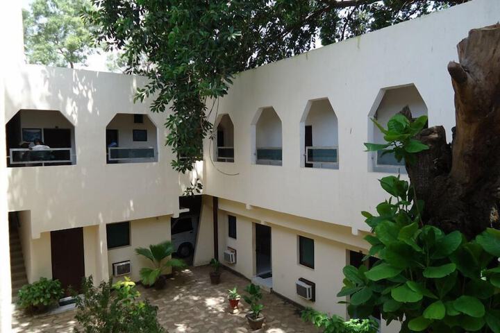 Hotel Exterior 45 of 45
