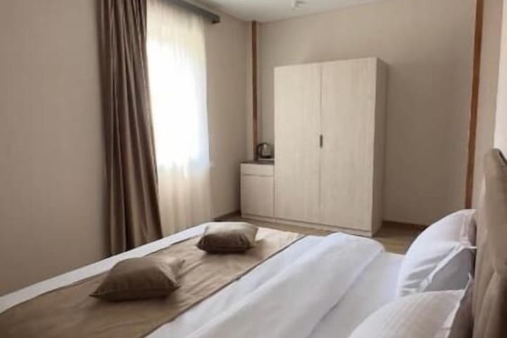 Room 16 of 43