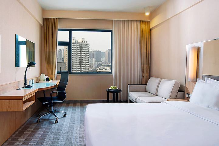 Room 9 of 41