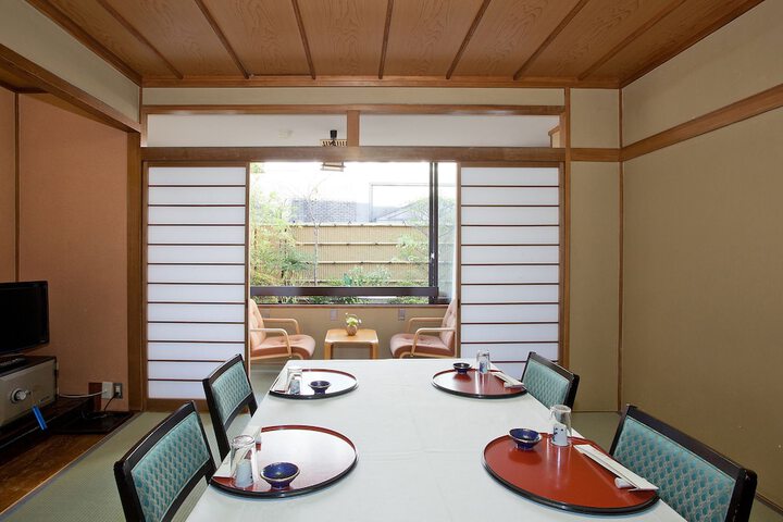Room 7 of 40