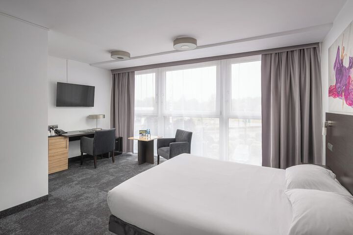 Room 34 of 139