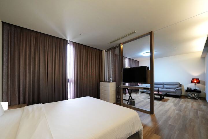 Room 17 of 155