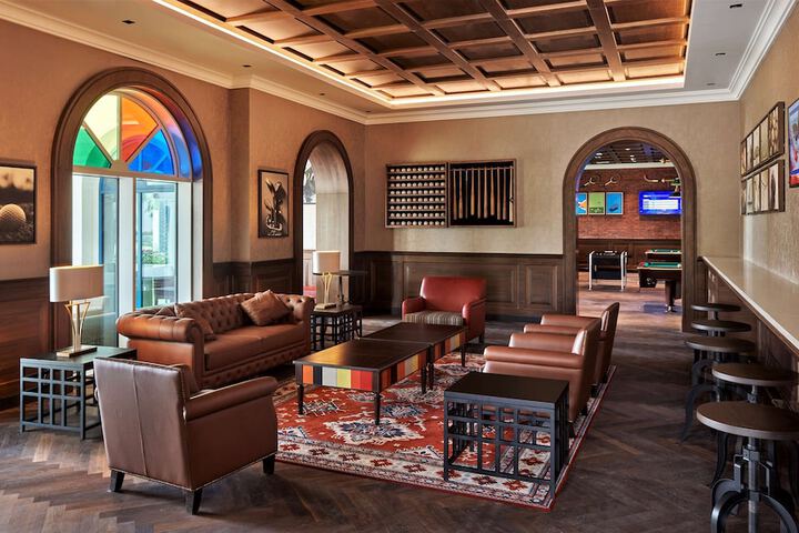 Lounge 134 of 173