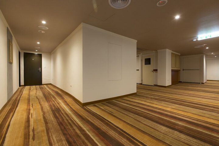 Ballroom/Hall 121 of 128