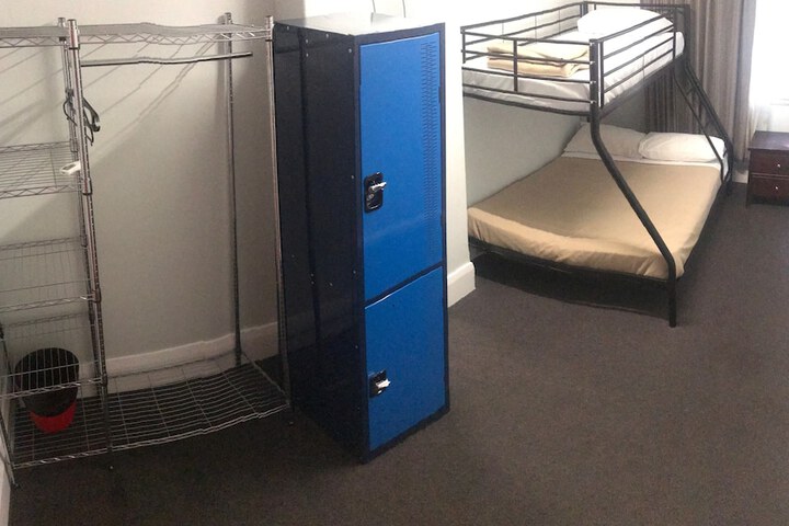 Room 6 of 35