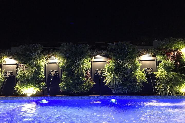 Pool 25 of 58