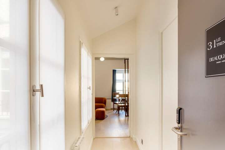 Room 3 of 64