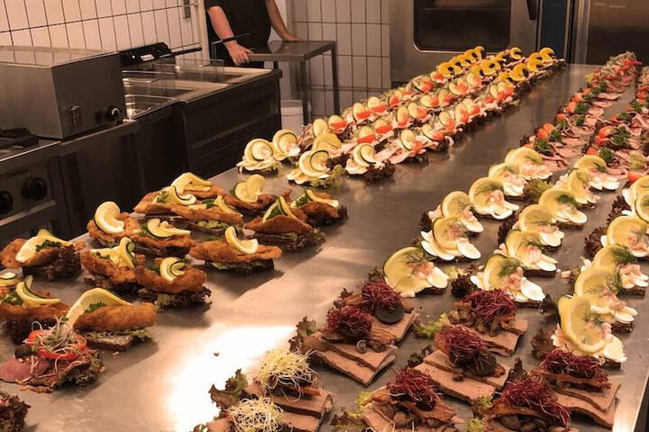 Dining 46 of 59