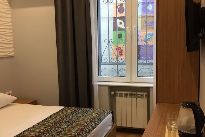 Room 8 of 41