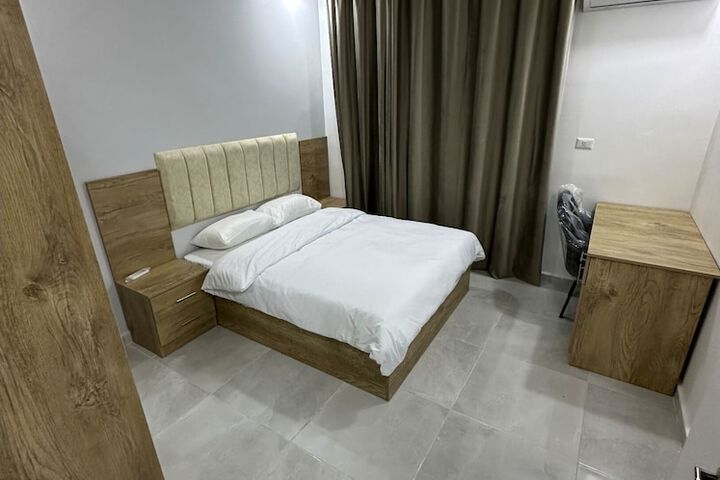 Room 11 of 39