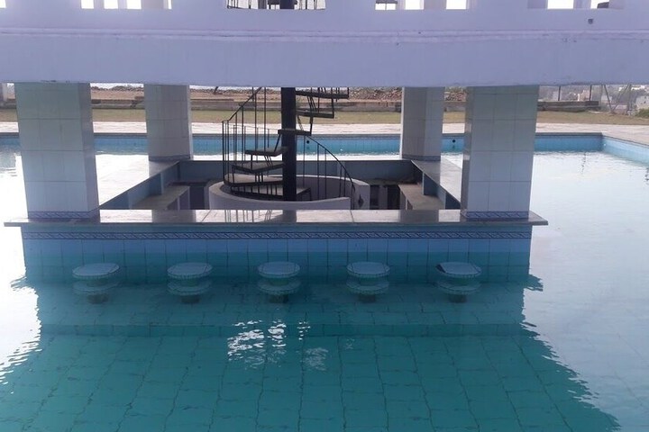 Pool 38 of 105