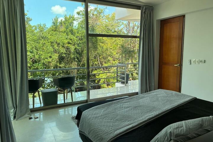Room 3 of 36