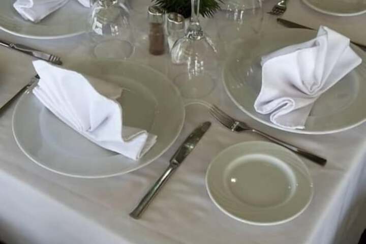 Dining 15 of 22