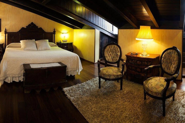 Room 5 of 19