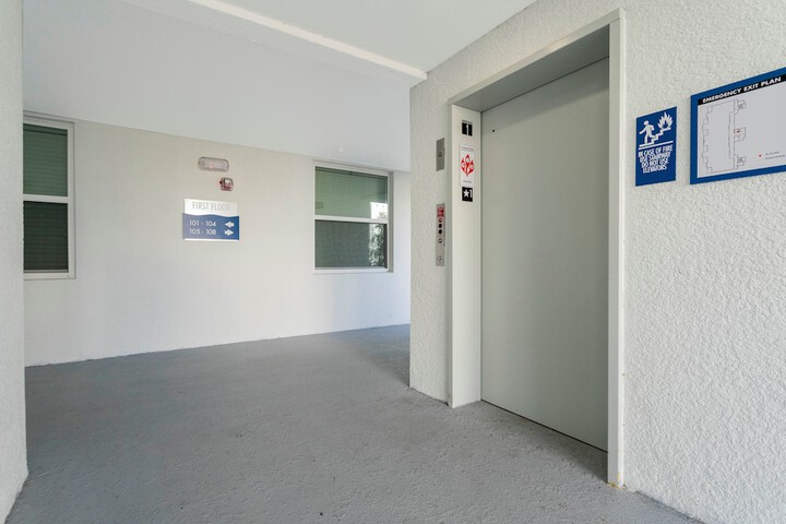 Room 27 of 37