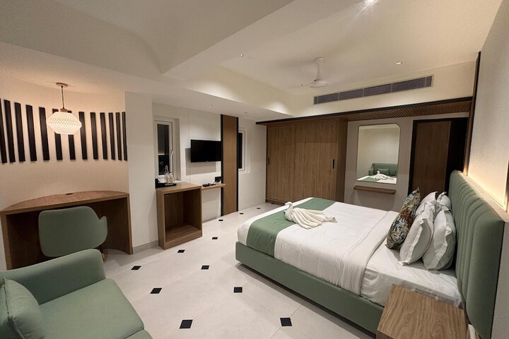 Room 14 of 28