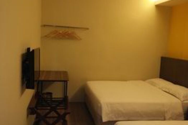 Room 17 of 47