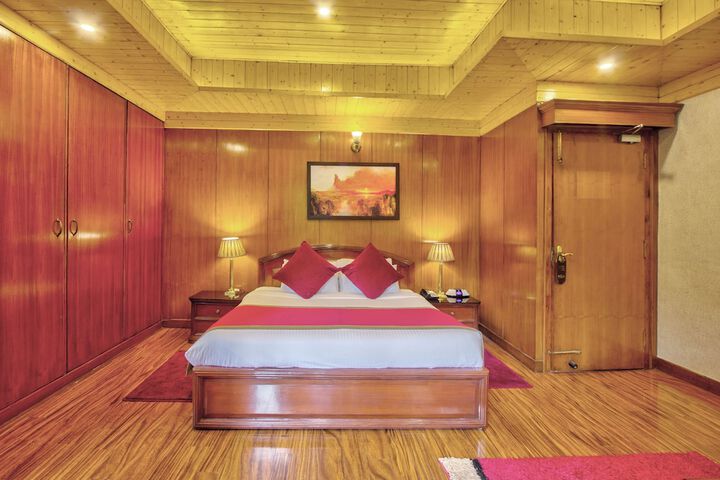 Room 51 of 166