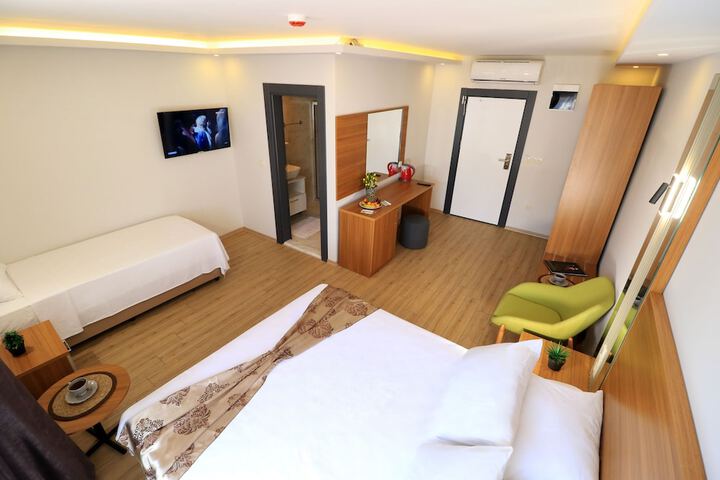 Room 8 of 36