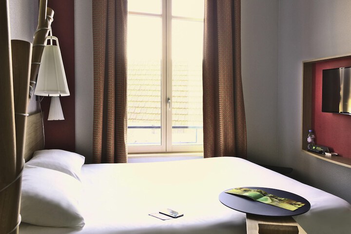 Room 16 of 52