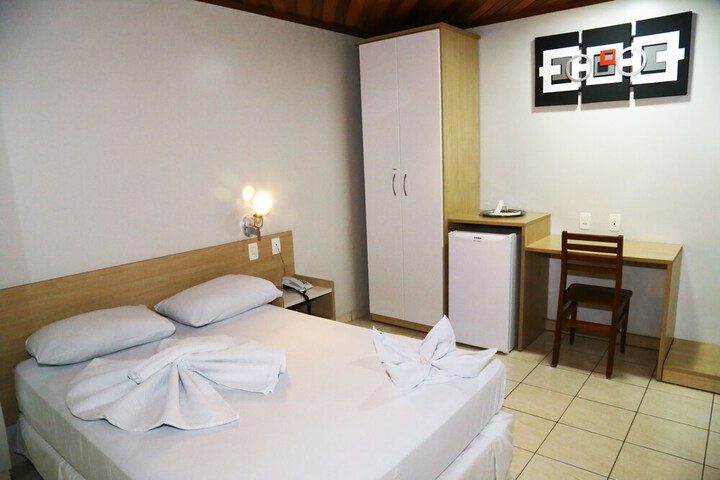 Room 15 of 37