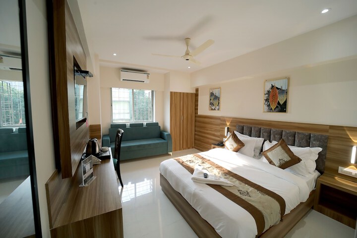 Room 8 of 30