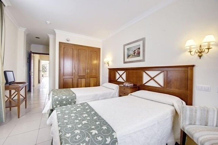 Room 16 of 82
