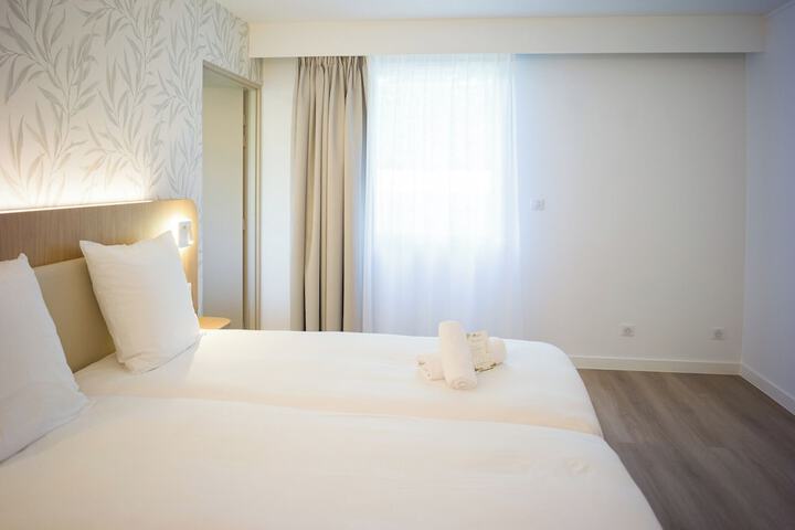 Room 43 of 127
