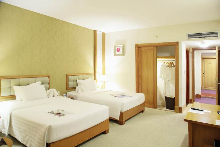 Room 6 of 78